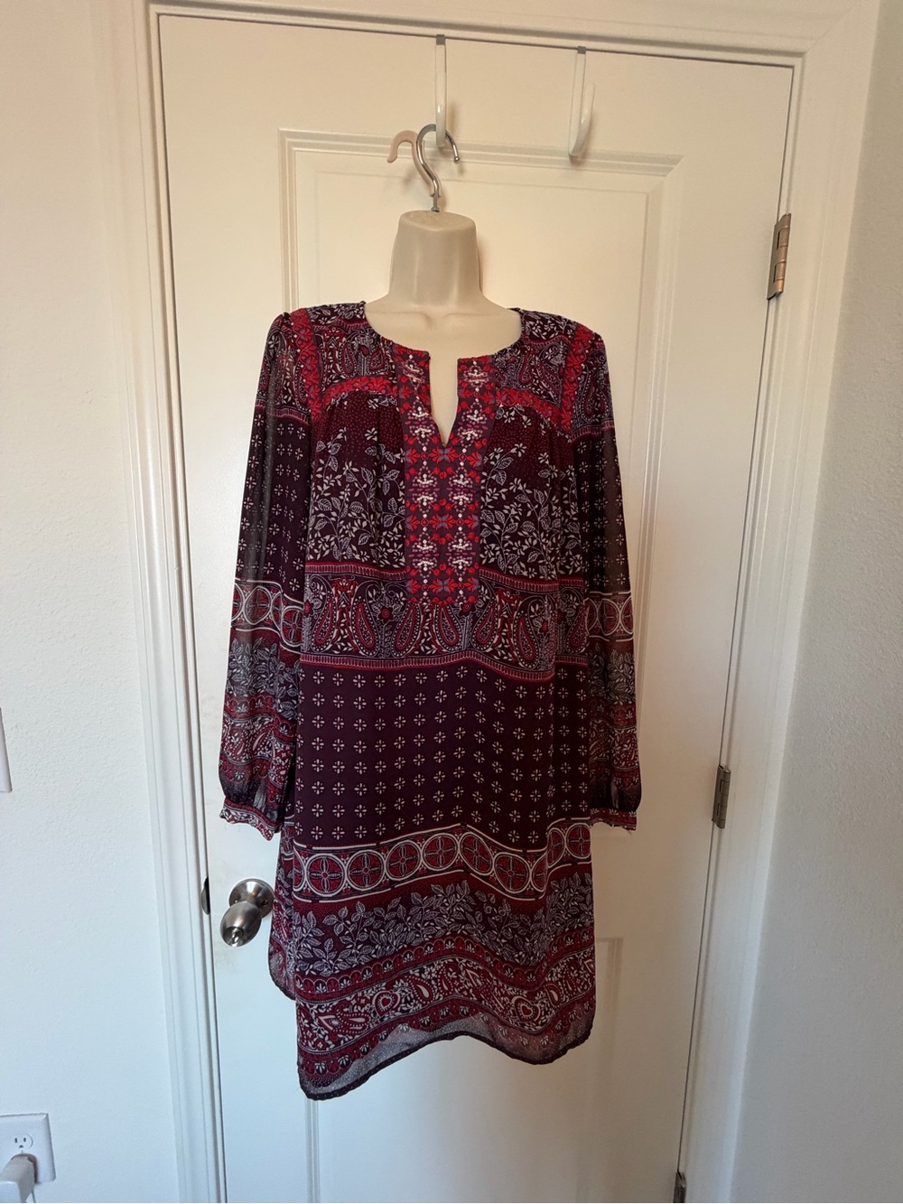 C&C California Burgundy Paisley Long Sleeve Tunic Dress